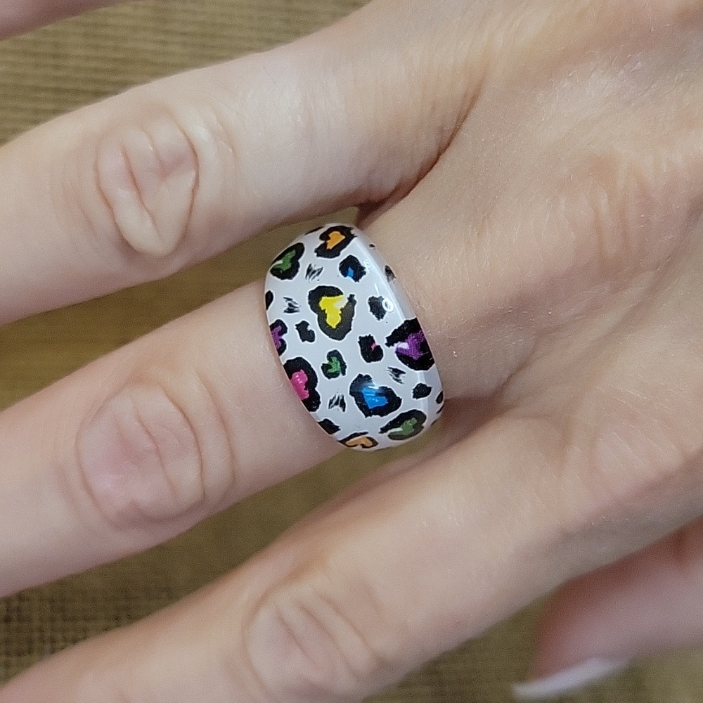 🔥LAST ONE🔥 RAINBOW CHEETAH RING, METAL FREE - Picture 3 of 6